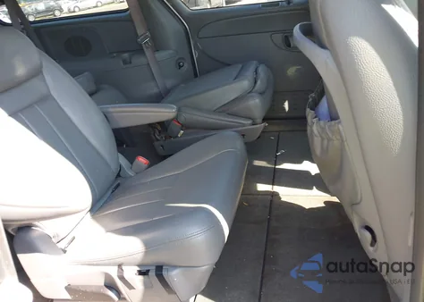 2005 Chrysler Town & Country Touring from USA, damaged, VIN 2C4GP54L25R145310